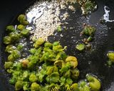 A picture of step 2 of Green Chickpeas Poha.