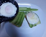 Buggyantott tojásos reggeli recept fázis 3 fotója