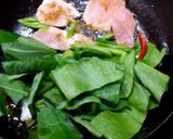 รูปขั้นตอนการทำที่ 3 ของ คะน้าผัดไก่