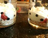 A picture of step 10 of Yogurt parfait with berries n oats😍.