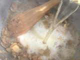 Solomillo de cerdo con champiñones y reducción de cava