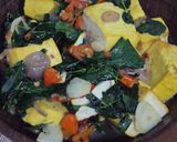 Foto langkah ke 3 dari resep Tumis Tahu Daun Saga.