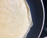 A picture of step 4 of Mango & coconut yoghurt crepes.