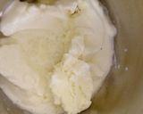A picture of step 1 of Vanilla milkshake.