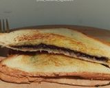 Foto langkah ke 6 dari resep Simple Chocolate Toast.