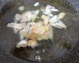 Foto langkah ke 2 dari resep Ayam Bawang Goreng.