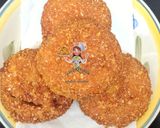 A picture of step 6 of Deep fried bread chocolate.