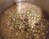 Foto del paso 2 de la receta: Risotto de cebada con arvejas