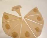 Foto del passaggio 5 della ricetta Cornetti con marmellata a limone