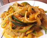 Foto del paso 10 de la receta: Espaguetis🍝 de calabacín🥒🌶 en salsa🍝de tomate🍅🤔