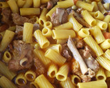 Foto del paso 3 de la receta: Macarrones guisados con costillas