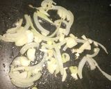 Foto langkah ke 1 dari resep Sosis goreng kecap manis.