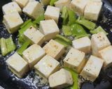 A picture of step 2 of Paneer Butter Masala with Tandoori Naan.