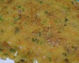A picture of step 3 of મેગી નૂડલ્સ વેજ ઓમલેટ.