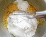Une image de l'étape 2 de 4 quarts aux fruits confits.