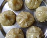 A picture of step 5 of Off White (Momos).