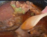 Foto del paso 8 de la receta: Manitas de cerdo en salsa con garbanzos