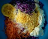 Foto del paso 3 de la receta: Ensalada de repollo morado, zanahoria y queso parmesano!