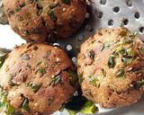 A picture of step 2 of Bajra methi dhebra.