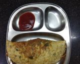 A picture of step 3 of Sooji noodles omelet.