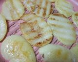 A picture of step 1 of Grilled Aloo slice chaat.