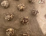 Kakaós-mandulás keksz tejcsokival recept fázis 2 fotója