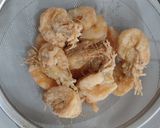 Foto langkah ke 2 dari resep Udang Goreng Telur Asin.