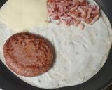 Foto del paso 5 de la receta Wrap de hamburguesa, bacon y queso roquefort