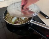 Foto del paso 3 de la receta: Habitas, bacalao y setas
