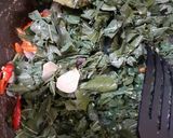 Foto langkah ke 2 dari resep Tumis daun singkong simpel.