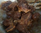 Foto langkah ke 4 dari resep Krengsengan Iga Pedas.