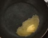 Foto langkah ke 2 dari resep Telur Gulung Sosis.