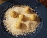 Foto del paso 5 de la receta: Trufas de leche, coco y frutas secas