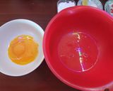 Hình bước làm 1 của món Bánh bông lan trứng muối