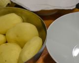 A picture of step 2 of Chicote-Style Patatas Bravas.