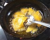 A picture of step 2 of Indian style simple Salsa nachos.