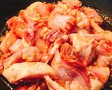 Hình bước làm 2 của món Gà ta kho gừng