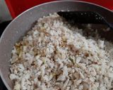 A picture of step 2 of Peanut Kanda Poha.