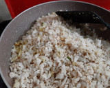 A picture of step 2 of Peanut Kanda Poha.