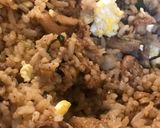 A picture of step 6 of Thai style pulled chicken fried rice.