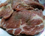 Savanyú káposztás tarjaszeletek sütőben sütve recept fázis 1 fotója