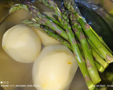 Foto del paso 2 de la receta: All y pebre de lubina con espárragos 😋😋👏👏👏👏
