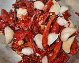 รูปขั้นตอนการทำที่ 2 ของ น้ำพริกอ่อง (Nam Prik Ong) 🌶️🌶️