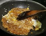 A picture of step 3 of Pad Thai with Egg (Quick Version).