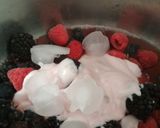 Foto del paso 4 de la receta: Smoothie de frutas del bosque 🍑