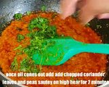 A picture of step 4 of Gobhi matar masala.