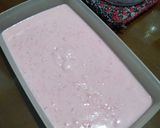 Foto langkah ke 2 dari resep Es Krim Strawberry Homemade.