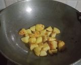 आलू सोयाबीन की रसीली सब्जी(Aloo soyabeen ki raseeli sabzi recipe in hindi) रेसिपी चरण 3 फोटो