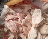 Foto langkah ke 2 dari resep Ayam Suwir Kuah Santan.