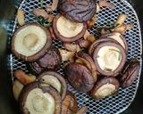 A picture of step 1 of Fried Fresh Shiitake Mushrooms with Soy Sauce.